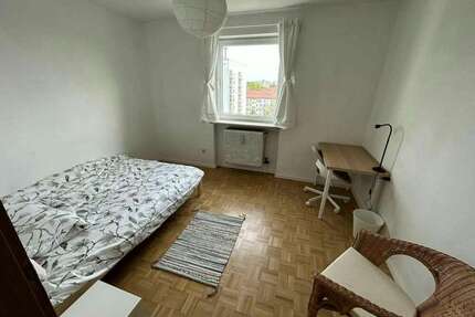 WG-Zimmer in München 990,00 € 25 m²