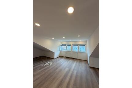 2 Zimmer Wohnung mit EBK zu vermieten in 71063 Sindelfingen