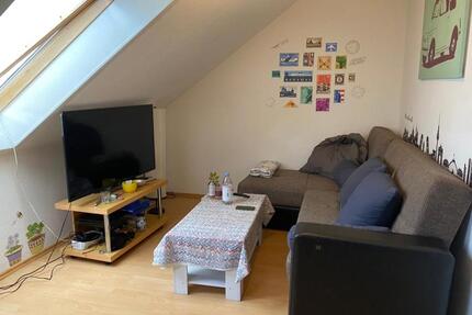 Vermietung 2-Zimmer DG-Wohnung - 420,00&nbsp;EUR Kaltmiete, ca.&nbsp; 32,00&nbsp;m&sup2; in Hemmingen (PLZ: 71282)