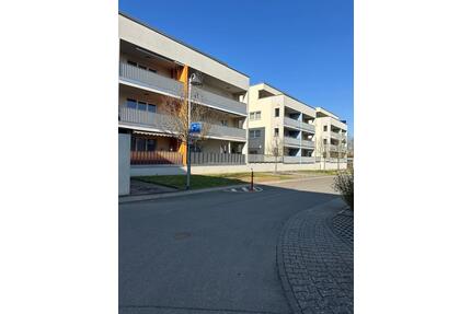 Moderne helle 2,5 Zimmer Wohnung mit Aufzug und Tiefgaragenplatz - Hattersheim am Main