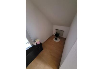 Geräumige 2 Zimmer Wohnung - 750,00&nbsp;EUR Kaltmiete, ca.&nbsp; 65,00&nbsp;m&sup2; in Detmold (PLZ: 32760) Hiddesen