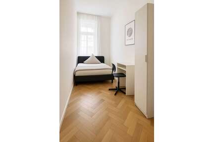 WG-Zimmer in München 699,00 € 12 m²