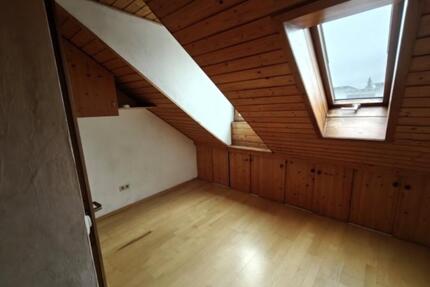 Helles ZImmer in WG - 350,00&nbsp;EUR Kaltmiete, ca.&nbsp; 180,00&nbsp;m&sup2; in Bayreuth (PLZ: 95445) Meyernberg