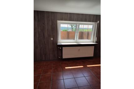 Schöne 2,5 Zimmer Souterrainwohnung in Langenzenn Klaushof