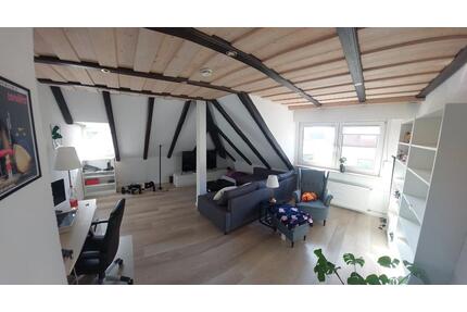 2 12 Zimmer DG-Wohnung in Frankfurt-Schwanheim - Frankfurt am Main