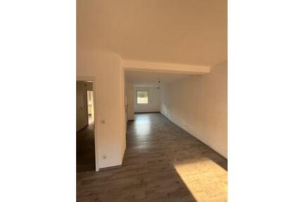 Moderne und frisch renovierte 3,5 Zimmer EG-Wohnung in Top-Lage - Hamm Daberg