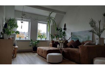 3 Zimmer im Dachgeschoss mit Einbauküche & Wintergarten - Teilmöblierung möglich! - Chemnitz Ebersdorf