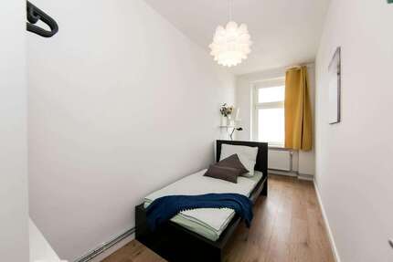 WG-Zimmer in Berlin 680,00 € 10 m²