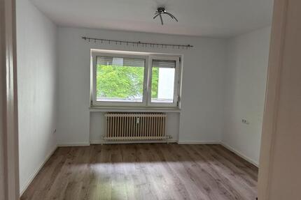1 Zimmer in einem 3 Zimmer WG - 450,00&nbsp;EUR Kaltmiete, ca.&nbsp; 16,00&nbsp;m&sup2; in Heilbronn (PLZ: 74080) Böckingen