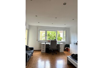 Gemütliches Zimmer in Frauen-WG - Karlsruhe