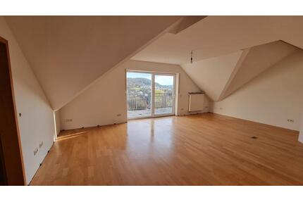 Großzügige 4-Zimmer Dachgeschosswohnung mit Penthaus-Charakter - Bad Kissingen