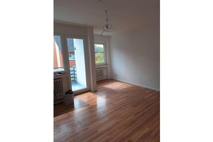 3 Zimmer Wohnung mit Balkon - 550,00&nbsp;EUR Kaltmiete, ca.&nbsp; 63,00&nbsp;m&sup2; in Essen (PLZ: 45143) Stadtbezirk III