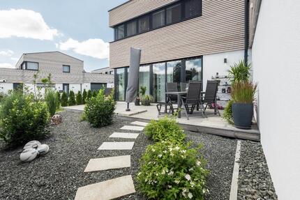 Modernes Wohnen mit Terrasse und Garten - Helle 3-Zimmer Wohnung in Oberviechtach