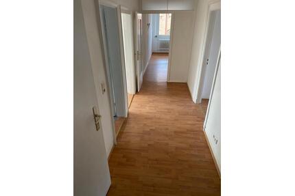 Gemütliche 4 Zimmer Dachgeschosswohnung - Wuppertal