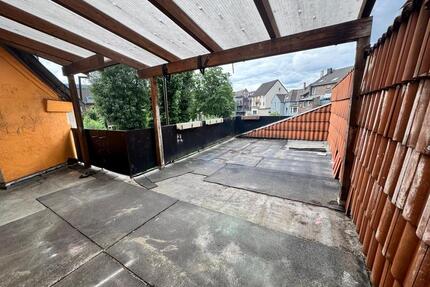 Gepflegte 4-Zimmer + Wohnung mit großer Terrasse in ruhige lage - Duisburg Mittelmeiderich