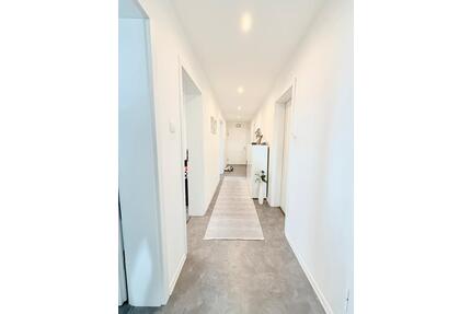 Möblierte 3-Zimmer-Wohnung mit 2 Balkonen direkt bei der U-Bahn - Stuttgart Mühlhausen