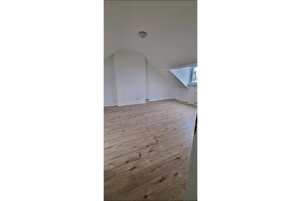 Erstbezug nach Sanierung 2,5 Zimmer Dachgeschosswohnung - Bottrop Batenbrock