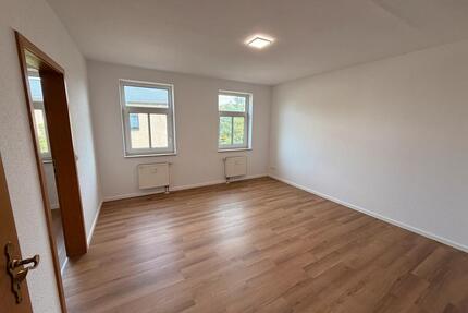 40 m2 | frisch renoviert | 280€ warm | 2 Zimmer | WBS - Ronneburg