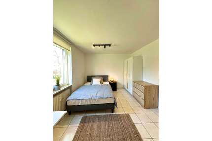 WG-Zimmer in Unterhaching 890,00 € 14 m²