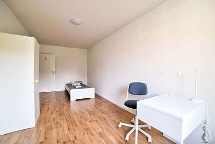 WG-Zimmer in Düsseldorf 619,00 € 15 m²
