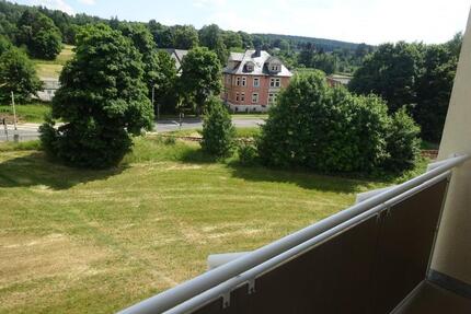 Frisch renovierte 3 Zimmer Wohnung mit Balkon in Falkenstein - Garage möglich - Falkenstein/Vogtland