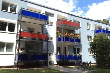 Ab sofort bezugsfertig! Sanierte 3 - Zimmer Wohnung mit Balkon - Bremen Neustadt