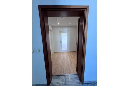 Hochwertig sanierte 1 Zimmer Wohnung mit Einbauküche,Wintergarten - Leipzig Südwest