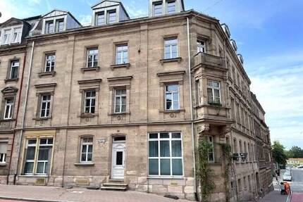 Exklusive 2 Zimmer Wohnung im 2 OG mit Balkon und Keller in Zentraler Lage in Fürth (WE 8)