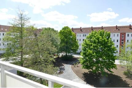 ZWEI Zimmer mit AUSBLICK - 282,00&nbsp;EUR Kaltmiete, ca.&nbsp; 47,00&nbsp;m&sup2; in Chemnitz (PLZ: 09116) Altendorf