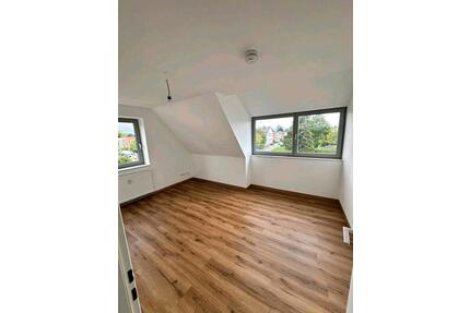 2 Zimmer Wohnung zu vermieten - 550,00&nbsp;EUR Kaltmiete, ca.&nbsp; 45,00&nbsp;m&sup2; in Trossingen (PLZ: 78647)