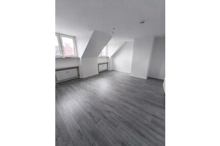 Renovierte 3 Zimmer Wohnung ab sofort verfügbar - Duisburg Beeck