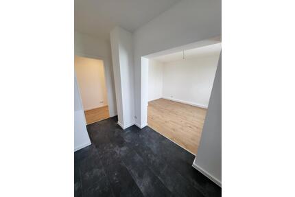 Großzügig wohnen: 5 Zimmer | 2 Balkone | Traum-Masterbad - Bitterfeld-Wolfen
