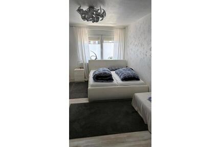 Möblierte Maisonette-Wohnung mit Dachterrasse - Mönchengladbach Süd