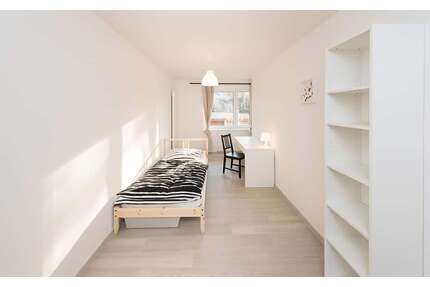 WG-Zimmer in München 680,00 € 14 m²