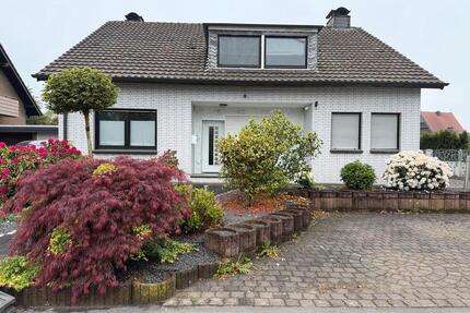 3 Zimmer Wohnung zu vermieten - 1.350,00&nbsp;EUR Kaltmiete, ca.&nbsp; 93,00&nbsp;m&sup2; in Duisburg (PLZ: 47228) Rheinhausen