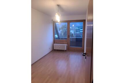 WG-Zimmer zu Vermieten - 400,00&nbsp;EUR Kaltmiete, ca.&nbsp; 21,00&nbsp;m&sup2; in Mössingen (PLZ: 72116)