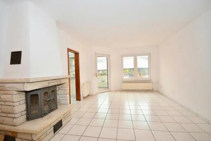 Großzügige 2-Zimmer Wohnung mit Kamin, Balkon und Stellplatz - Idstein