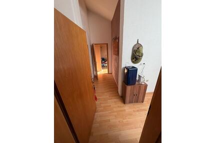 Großzügige und helle Dachgeschosswohnung in Oberhausen-Mitte