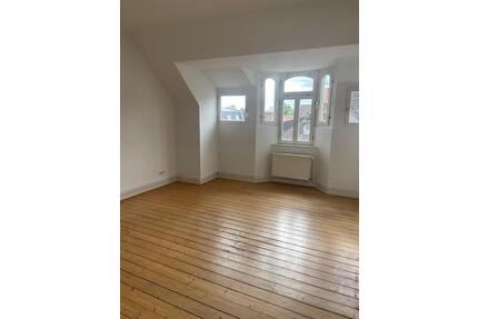 Moderne sanierte 4 Zimmer Altbau - Wiesbaden Biebrich