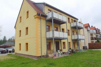 Ab August 2026: Kleine, gemütliche 2-Zimmer Wohnung mit Balkon, offener Küche, Laminat & Dusche - Freital
