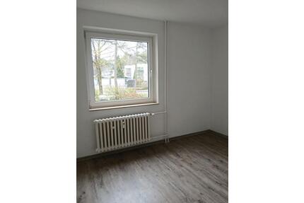 Modernisierte 3-Zimmer-Erdgeschosswohnung mit Balkon! - Bielefeld Sennestadt