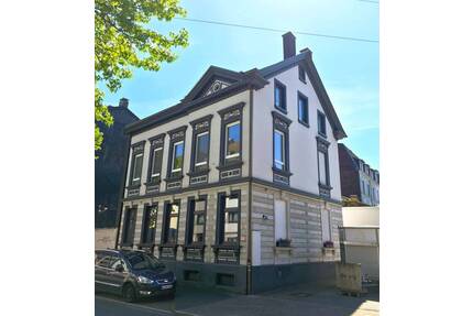 Hell, stilvoll, modern mit Stuck! Renovierte 3-Zimmer-Wohnung - Wuppertal Barmen