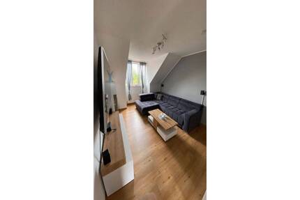 2 Zimmer Teilsanierte Dachgeschosswohnung in Bremen