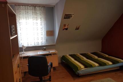 Zimmer vorl. befristet - 266,00&nbsp;EUR Kaltmiete, ca.&nbsp; 38,00&nbsp;m&sup2; in Bruchsal (PLZ: 76646)
