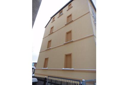 Biete 2 Zimmer Wohnung, Extra Küche und Bad mit Fenster - Weimar