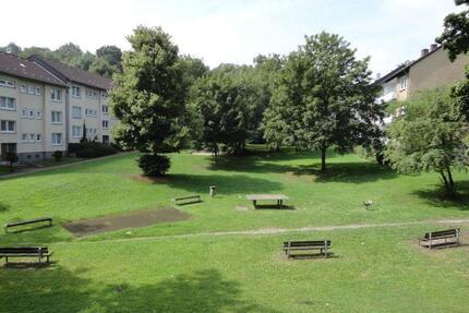 Wohnen im Grünen: teilrenovierte 3-Zimmer Wohnung! - Essen Stadtbezirk VI