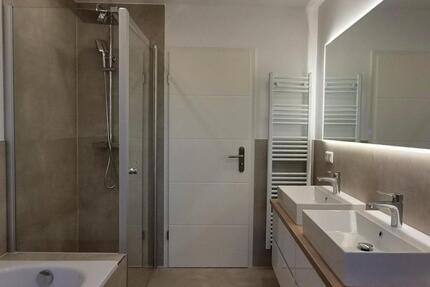 Kernsanierte 3-Zimmer Wohnung 120qm mit Balkon Isernhagen