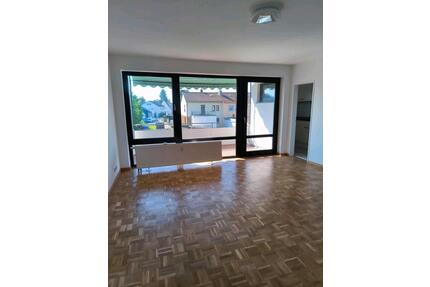 Helle und gepflegte 1 - Zimmer - Wohnung mit Balkon - Bielefeld Sennestadt