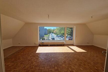 *4 Zimmer und Garage* Kernsanierte und sonnige 4‑Zimmer Wohnung - Hamburg Wandsbek