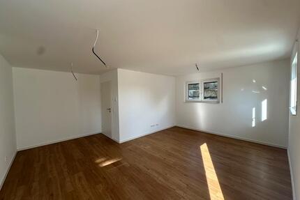 Neubau 2-Zimmer Wohnung mit Terasse und Stellplatz - Uhingen